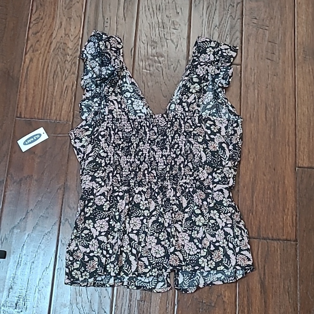 NWT Old Navy Sleeveless Black Floral Blouse with Ruffles & Smocked Back size S - Picture 2 of 7